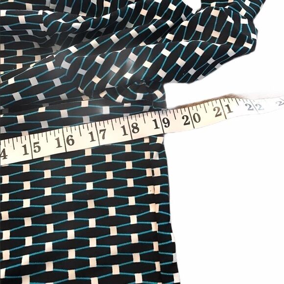 Liz Claiborne Medium Long Sleeve Blouse - Picture 16 of 16